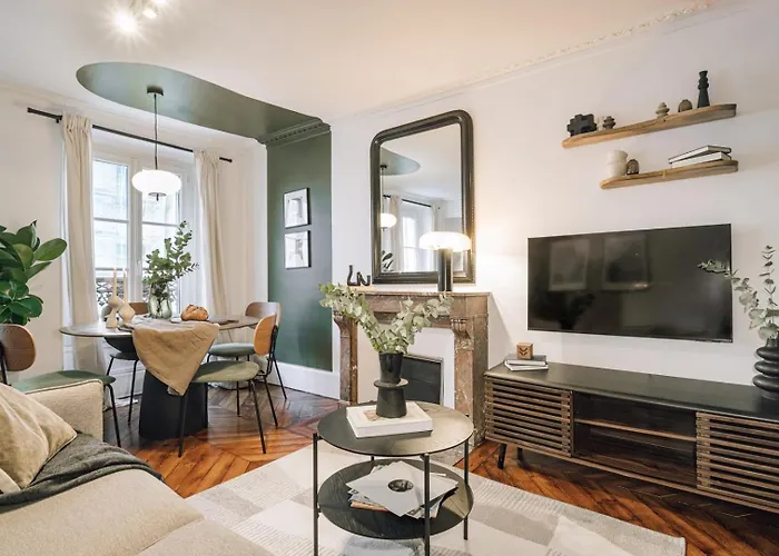 Sabah - 2 A Paradis / Petites Ecuries *